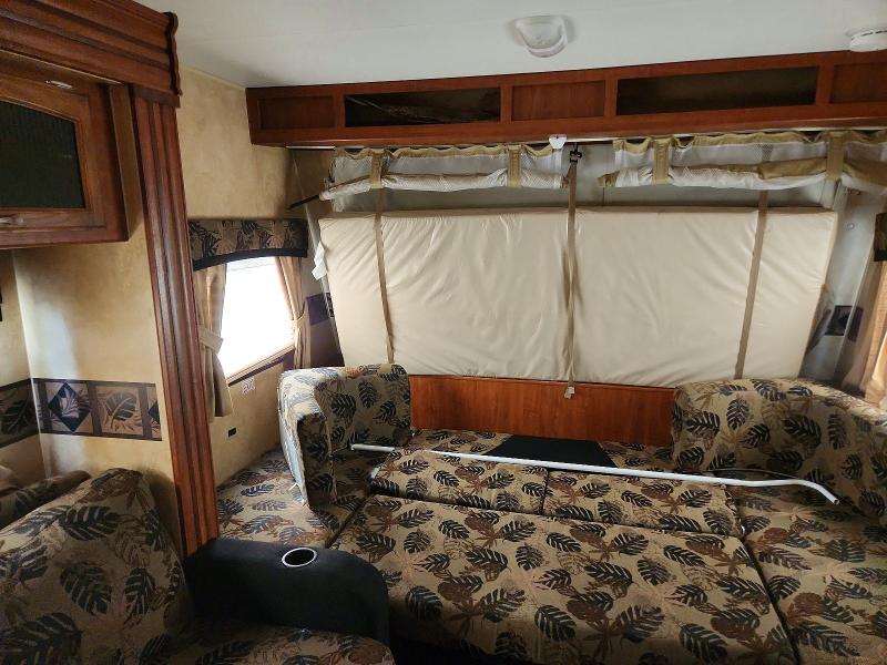 65856916 :رقم المزاد ، 1UJBJHBL7B1JB0144 vin ، 2011 Jayco Jay Feather مزاد بيع