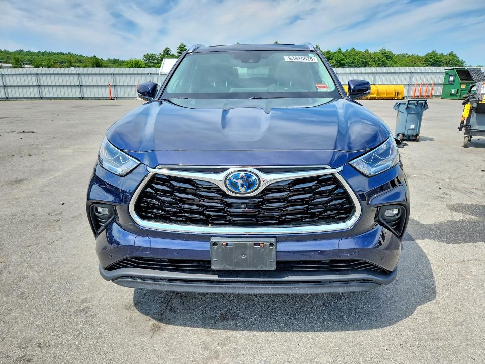 2021 Toyota Highlander Hybrid მანქანა იყიდება აუქციონზე, vin: 5TDXBRCH2MS064493, აუქციონის ნომერი: 63928626