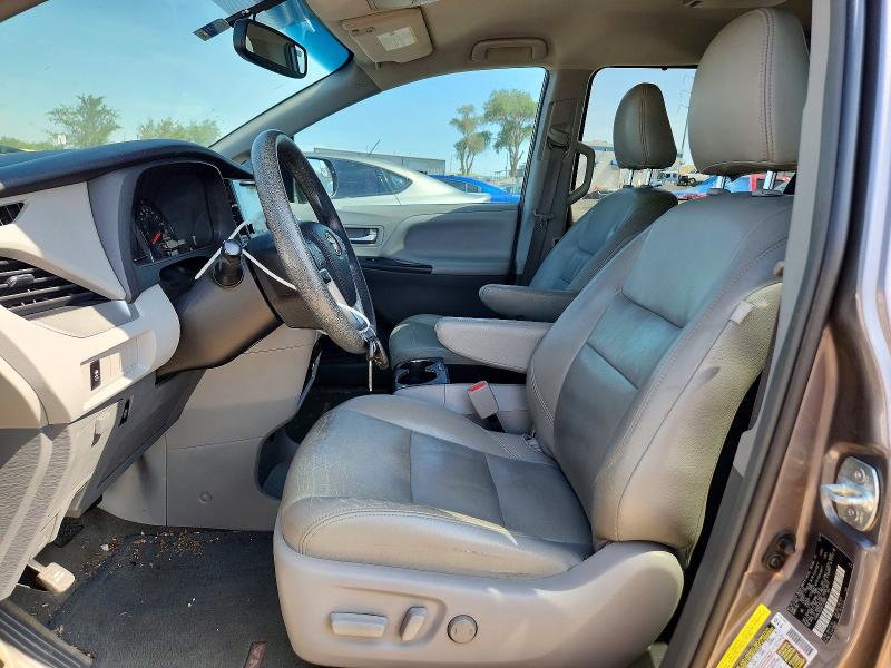 62999466 :رقم المزاد ، 5TDKK3DC6GS727806 vin ، 2016 Toyota Sienna مزاد بيع