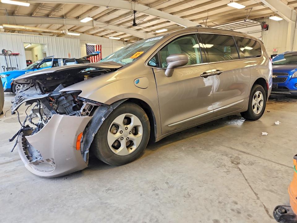 Auction sale of the 2018 Chrysler Pacifica, vin: 2C4RC1L78JR133495, lot number: 64970706