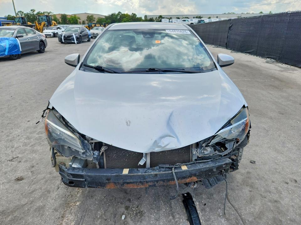 64835626 :رقم المزاد ، 2T1BURHE8HC907663 vin ، 2017 Toyota Corolla مزاد بيع