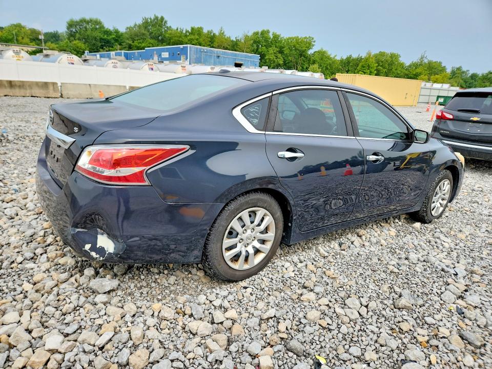 Продажа на аукционе авто 2015 Nissan Altima, vin: 1N4AL3AP2FN374944, номер лота: 63623646