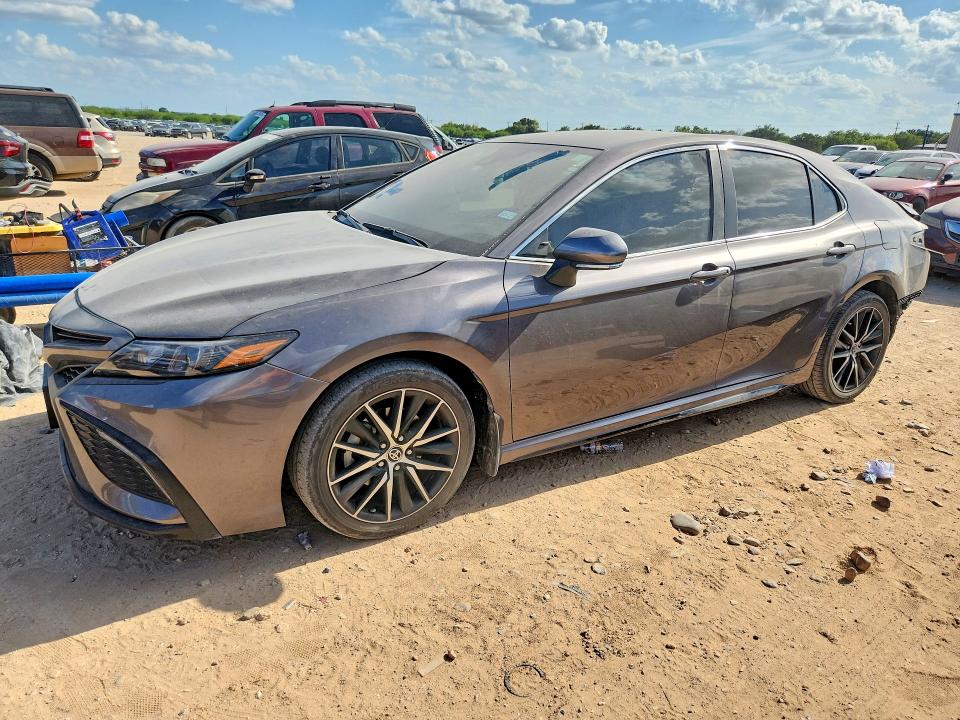 64593986 :رقم المزاد ، 4T1T11AKXPU785173 vin ، 2023 Toyota Camry مزاد بيع
