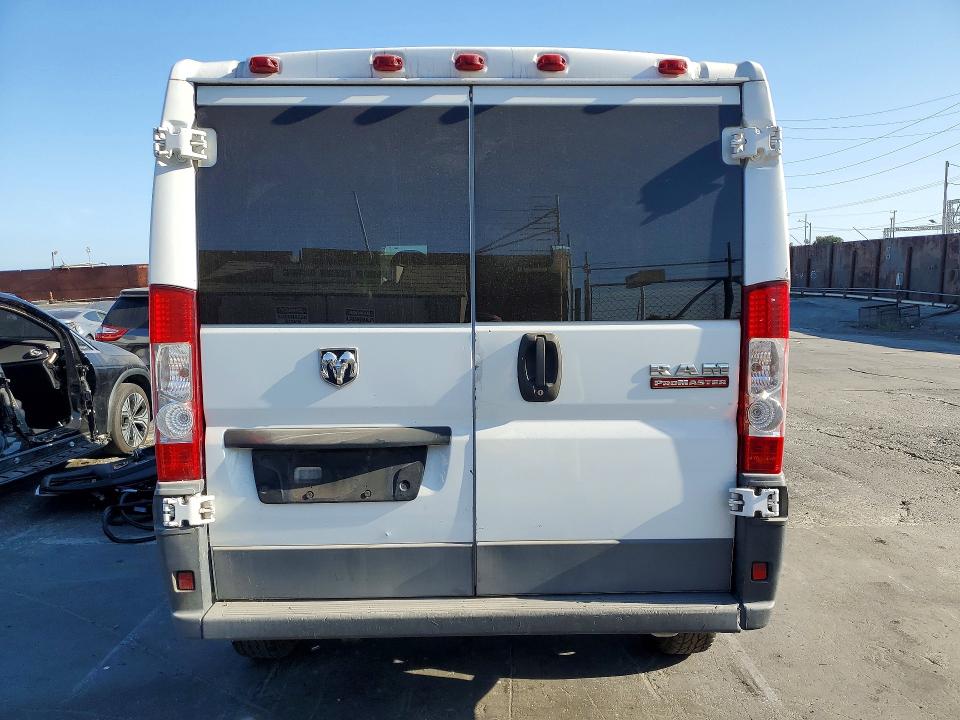 60764886 :رقم المزاد ، 3C6TRVAG3HE536317 vin ، 2017 Ram Promaster 1500 مزاد بيع