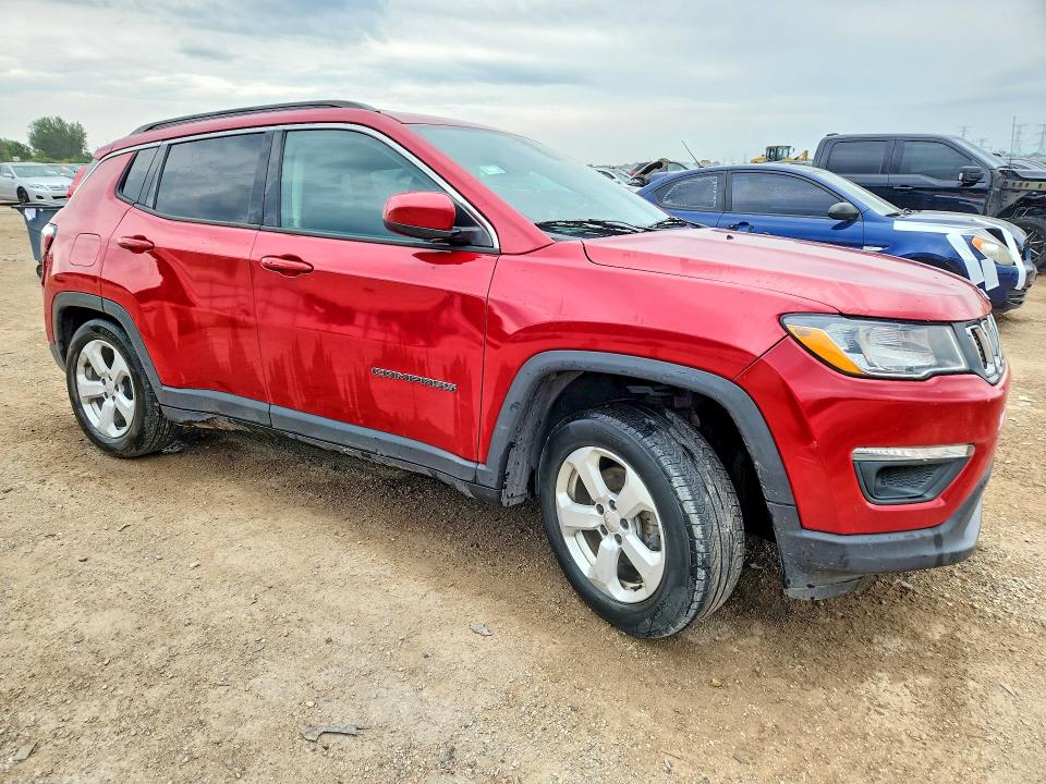 63899056 :رقم المزاد ، 3C4NJCBB1JT293432 vin ، 2018 Jeep Compass مزاد بيع