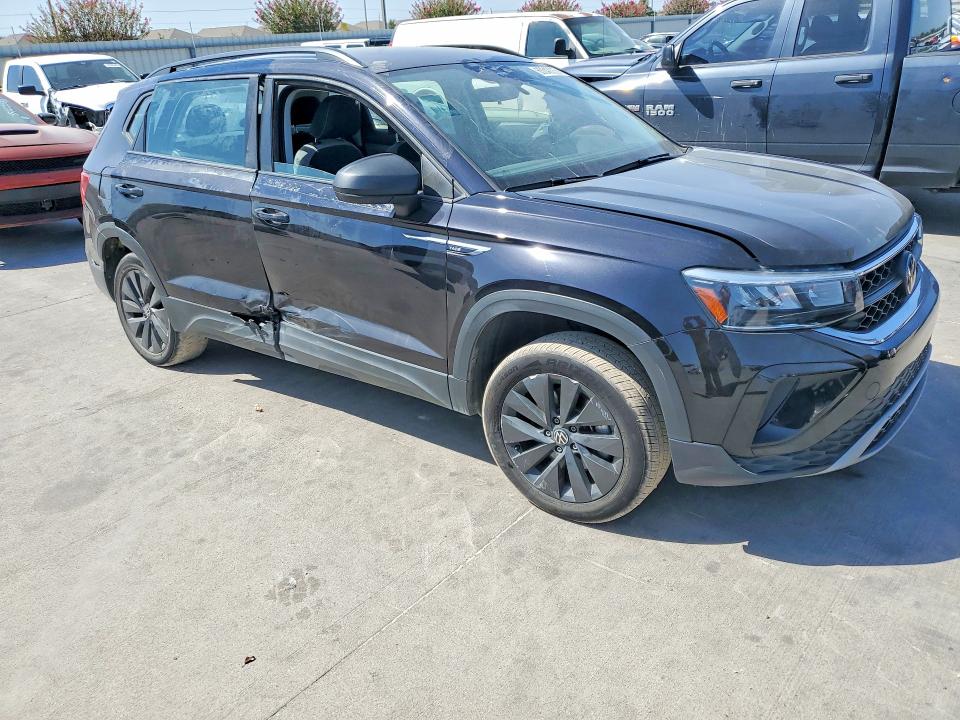 65343356 :رقم المزاد ، 3VV5X7B23RM105314 vin ، 2024 Volkswagen Taos مزاد بيع