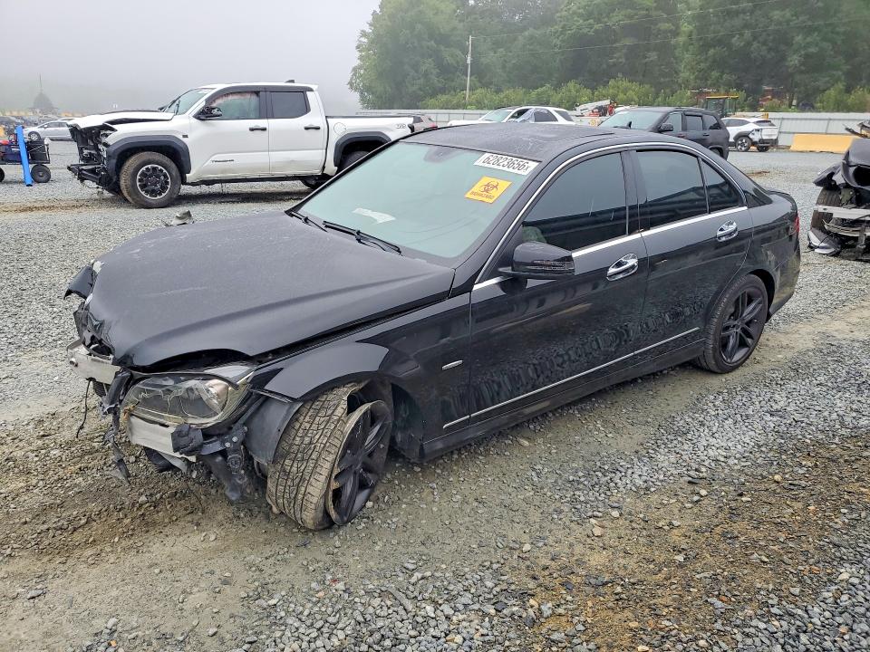 Продаж на аукціоні авто 2012 Mercedes-benz C, vin: WDDGF4HB9CR197931, номер лоту: 62823656