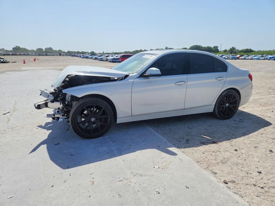 64761386 :رقم المزاد ، WBA8B9G5XJNU97966 vin ، 2018 Bmw 330 مزاد بيع