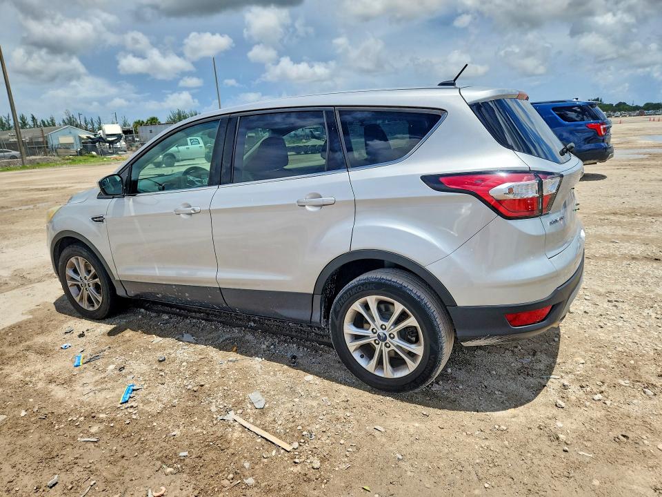 64139166 :رقم المزاد ، 1FMCU9G95HUD44661 vin ، 2017 Ford Escape مزاد بيع