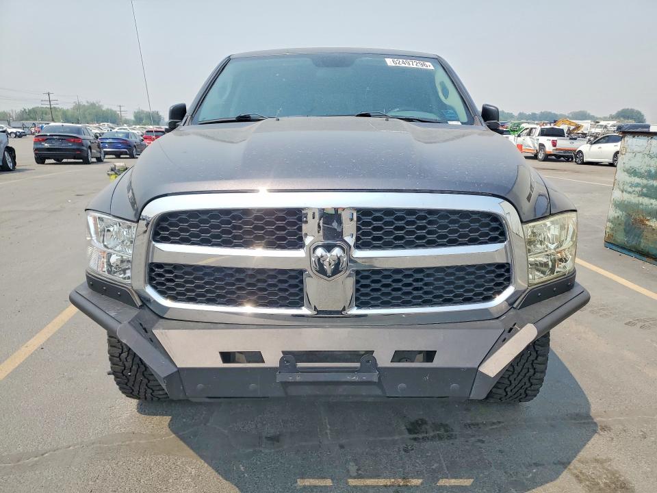 62497296 :رقم المزاد ، 1C6RR7GG2JS307479 vin ، 2018 Ram 1500 مزاد بيع