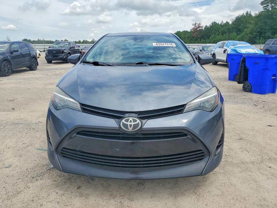 63547516 :رقم المزاد ، 5YFBURHE9JP852078 vin ، 2018 Toyota Corolla مزاد بيع