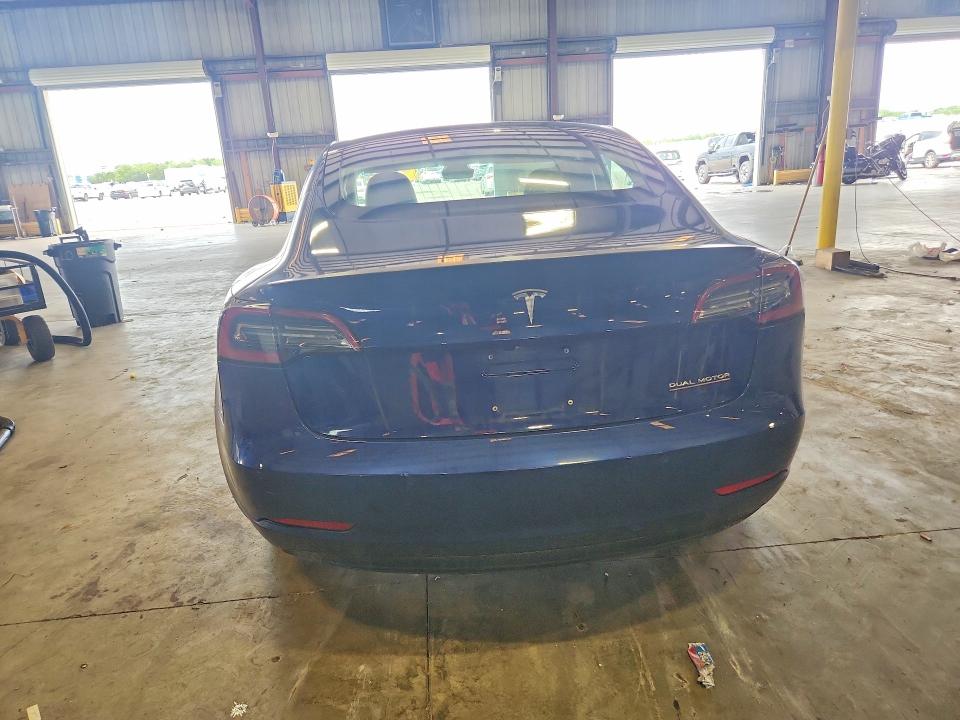 Продажа на аукционе авто 2018 Tesla Model 3, vin: 5YJ3E1EB9JF083929, номер лота: 63107556