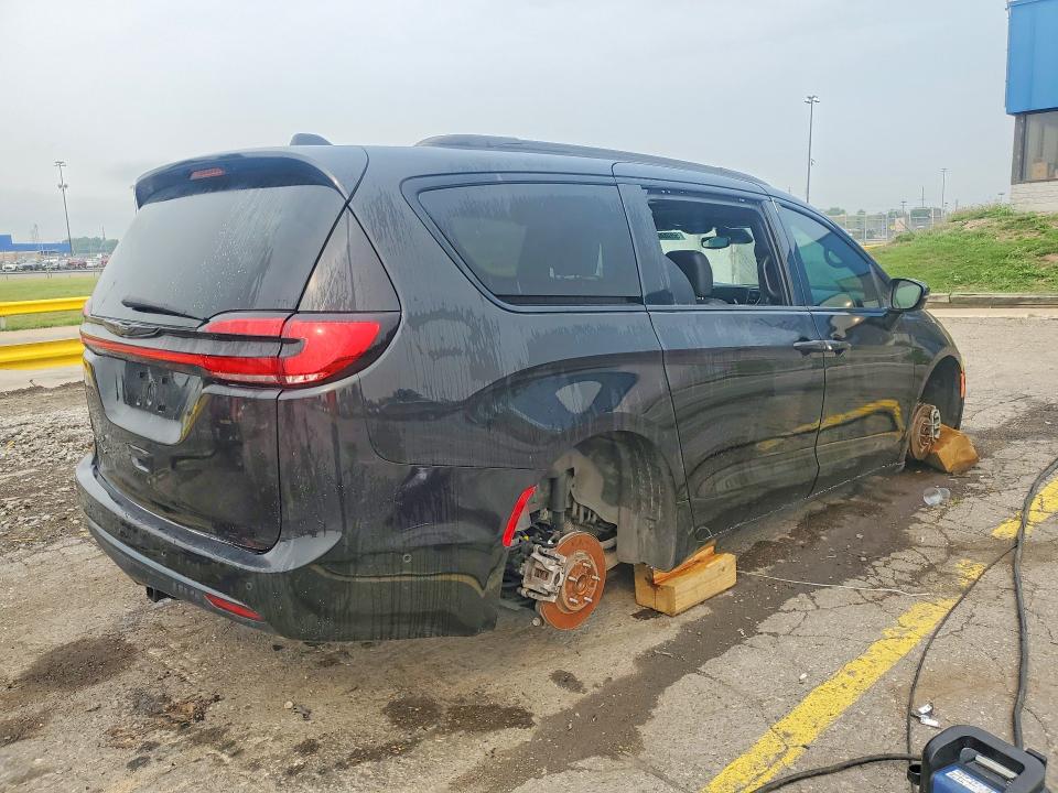 64452786 :رقم المزاد ، 2C4RC1BGXMR560957 vin ، 2021 Chrysler Pacifica مزاد بيع