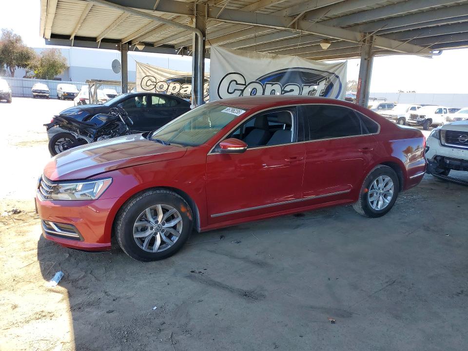2016 Volkswagen Passat მანქანა იყიდება აუქციონზე, vin: 1VWAT7A33GC033870, აუქციონის ნომერი: 66796236
