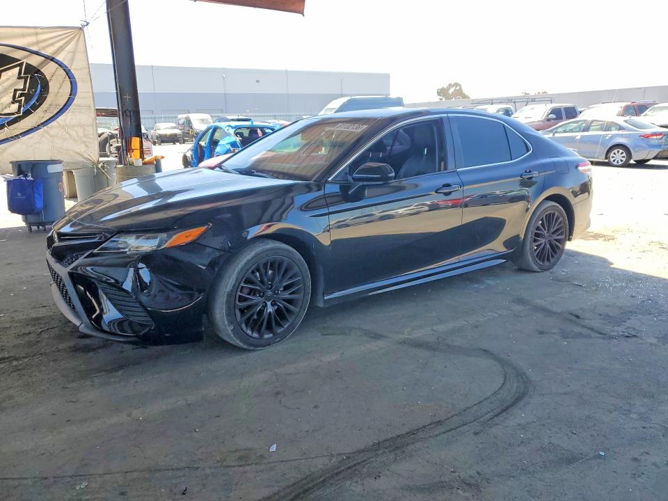 Продаж на аукціоні авто 2020 Toyota Camry, vin: 4T1G11AK2LU944022, номер лоту: 61132136