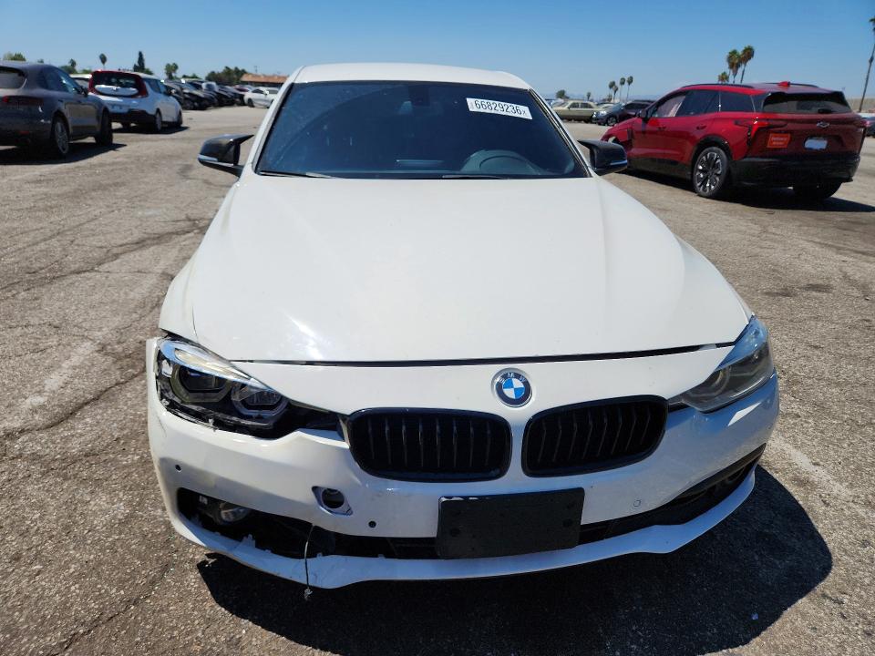 66829236 :رقم المزاد ، WBA8E1G56GNT35253 vin ، 2016 Bmw 320 مزاد بيع
