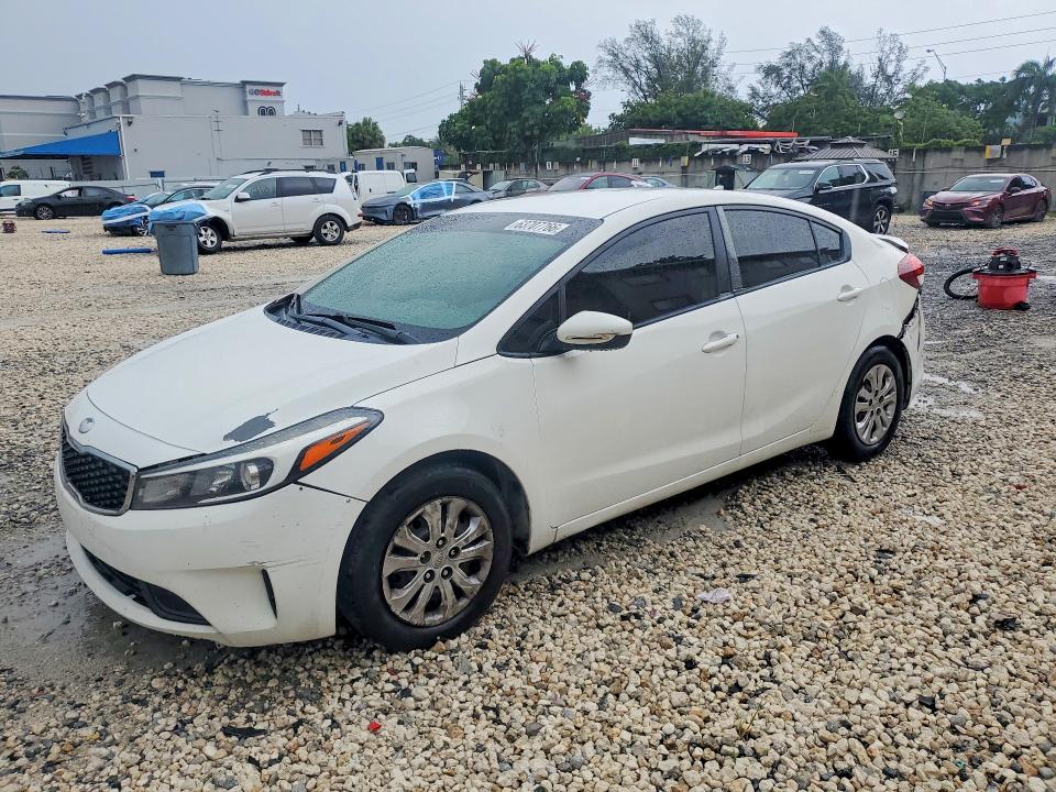 2017 Kia Forte მანქანა იყიდება აუქციონზე, vin: 3KPFK4A75HE143164, აუქციონის ნომერი: 63707766