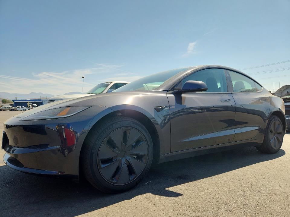 2026 Tesla Model 3 მანქანა იყიდება აუქციონზე, vin: 5YJ3E1EA6TF203051, აუქციონის ნომერი: 64335606