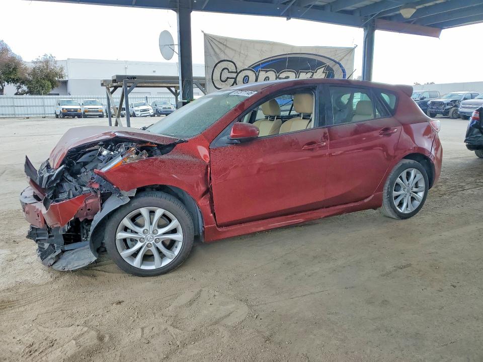 67371146 :رقم المزاد ، JM1BL1K66B1413870 vin ، 2011 Mazda 3 مزاد بيع