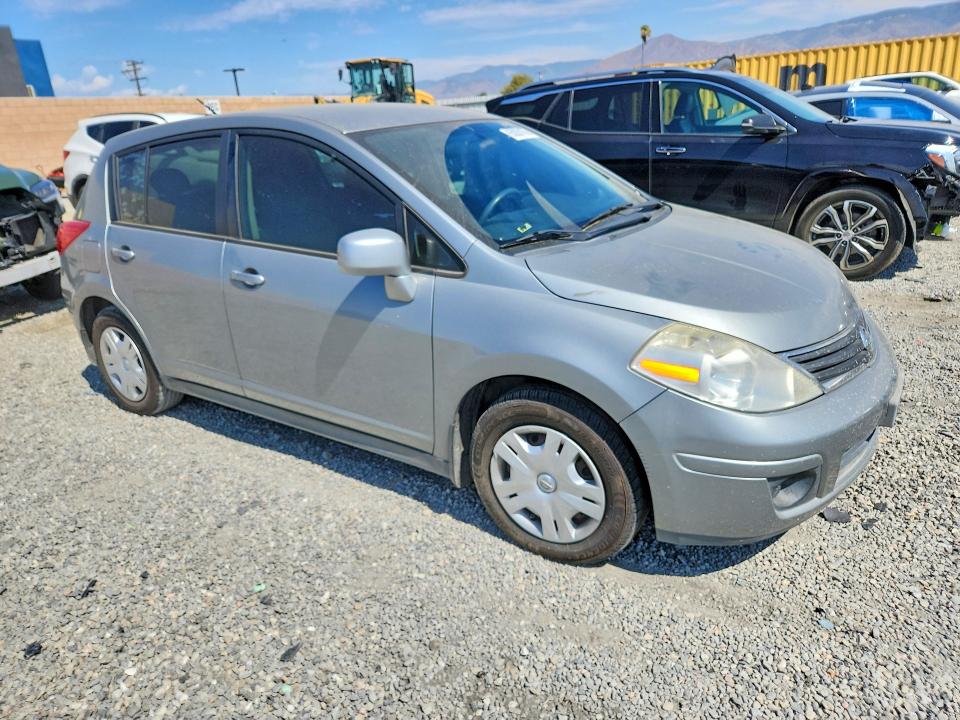 65030166 :رقم المزاد ، 3N1BC1CP5AL435876 vin ، 2010 Nissan Versa Hatchback مزاد بيع