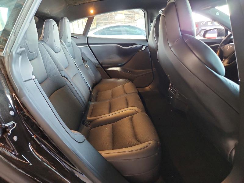 64138406 :رقم المزاد ، 5YJSA1E20JF292273 vin ، 2018 Tesla Model S مزاد بيع