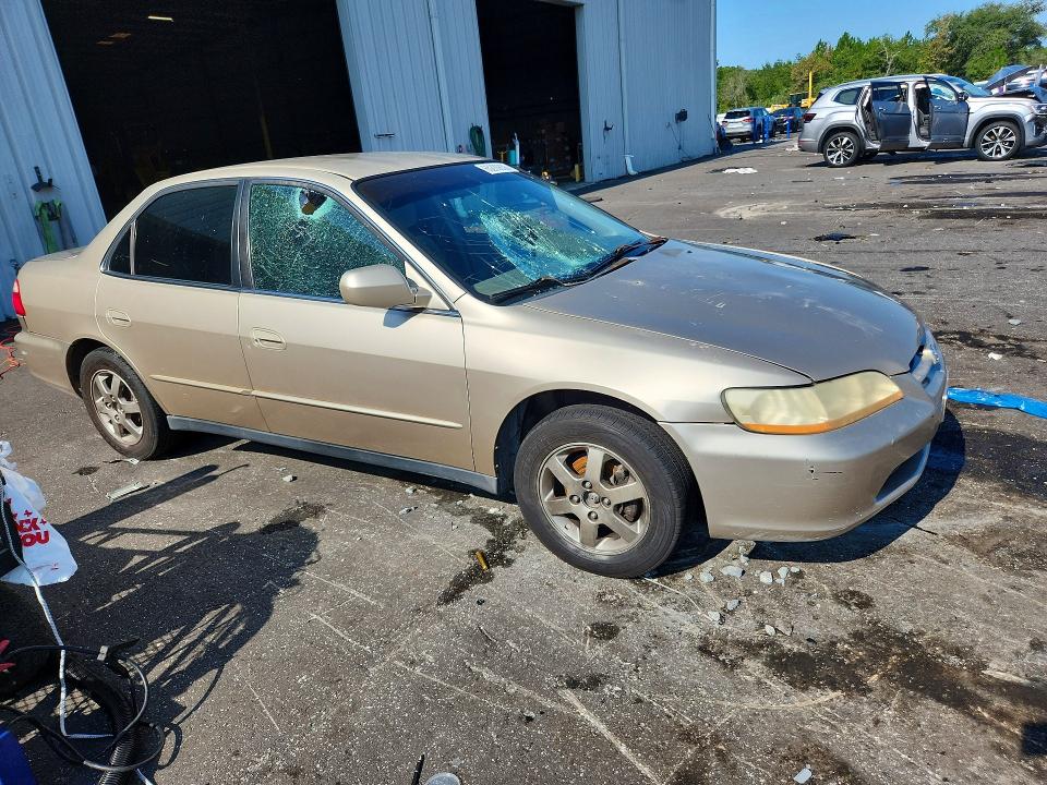 65200836 :رقم المزاد ، 1HGCG5675YA050099 vin ، 2000 Honda Accord مزاد بيع