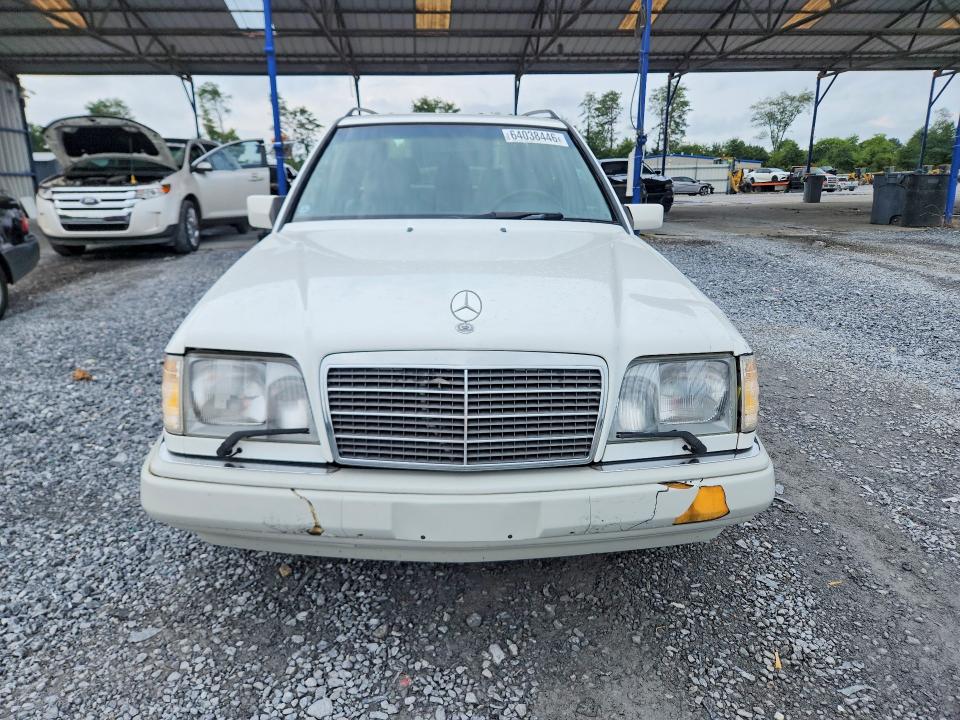 1995 Mercedes-benz E მანქანა იყიდება აუქციონზე, vin: WDBEA92E3SF303126, აუქციონის ნომერი: 64038446