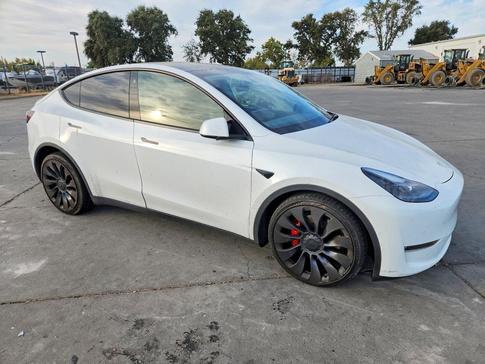 Продаж на аукціоні авто 2021 Tesla Model Y, vin: 5YJYGDEF2MF137015, номер лоту: 64760756