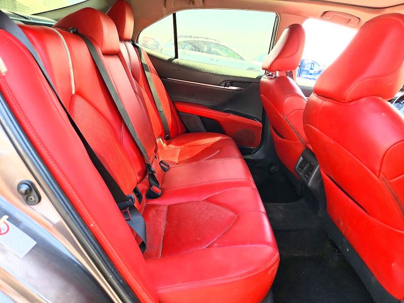 Продаж на аукціоні авто 2018 Toyota Camry, vin: 4T1B61HKXJU562738, номер лоту: 65718566