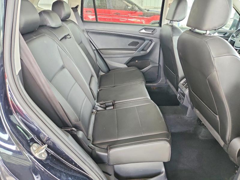 65490596 :رقم المزاد ، 3VV2B7AX9JM100203 vin ، 2018 Volkswagen Tiguan مزاد بيع