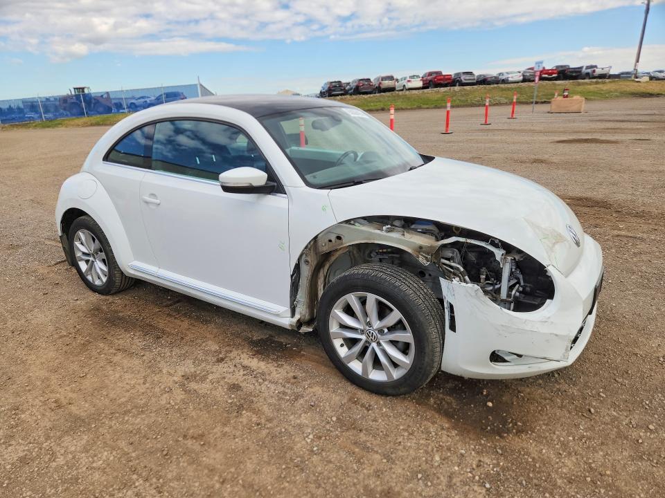 65836426 :رقم المزاد ، 3VWJ07AT4FM630306 vin ، 2015 Volkswagen Beetle مزاد بيع