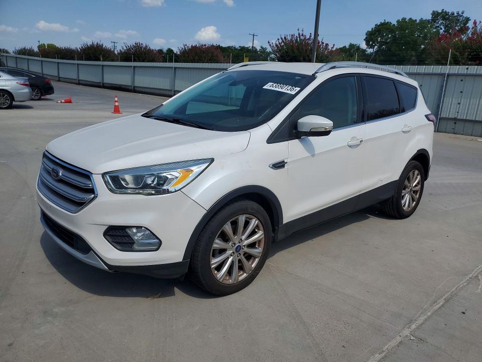 63890136 :رقم المزاد ، 1FMCU0JD1HUD27879 vin ، 2017 Ford Escape مزاد بيع