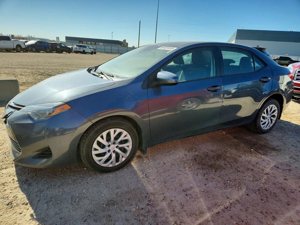 66187416 :رقم المزاد ، 2T1BURHE0JC060076 vin ، 2018 Toyota Corolla مزاد بيع