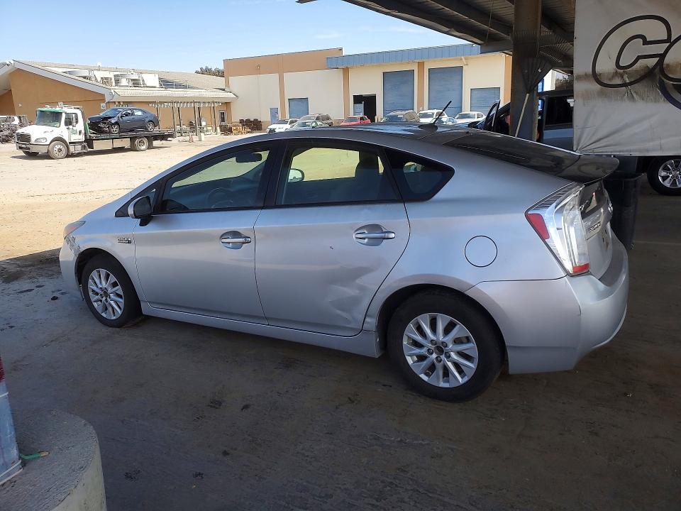 64597216 :رقم المزاد ، JTDKN3DP8D3043749 vin ، 2013 Toyota Prius Plug-in Hybrid مزاد بيع