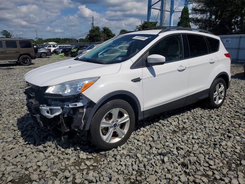 2016 Ford Escape მანქანა იყიდება აუქციონზე, vin: 1FMCU9GX7GUB42739, აუქციონის ნომერი: 65893686