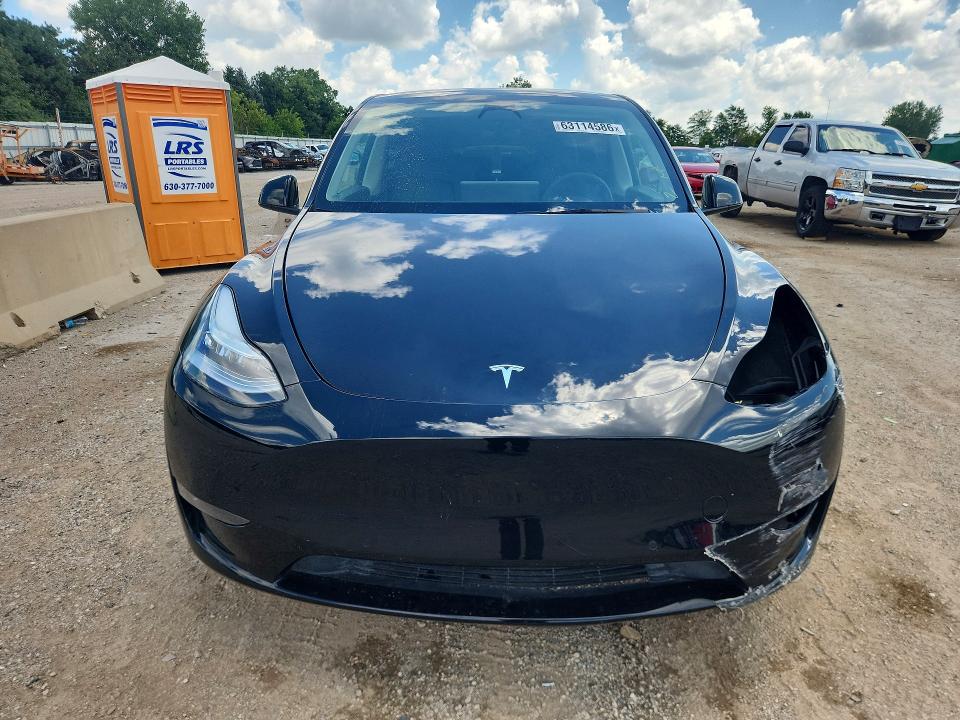 63114586 :رقم المزاد ، 7SAYGDEE2NF427749 vin ، 2022 Tesla Model  Y مزاد بيع