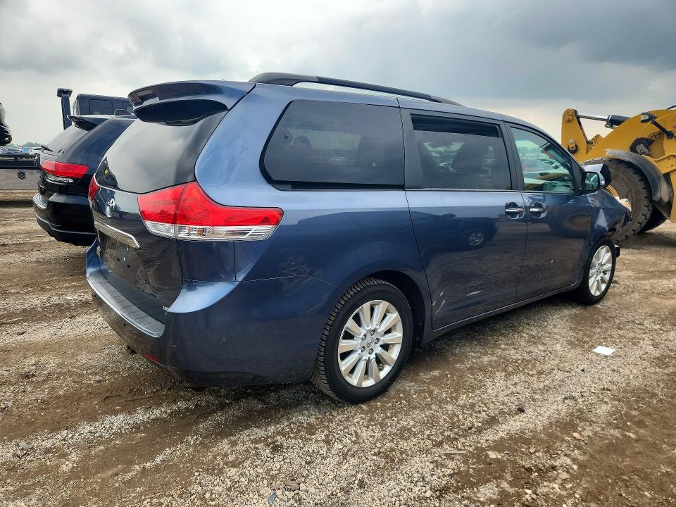 2013 Toyota Sienna მანქანა იყიდება აუქციონზე, vin: 5TDDK3DC1DS056291, აუქციონის ნომერი: 65295336