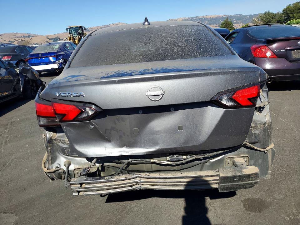 66942976 :رقم المزاد ، 3N1CN8EV6NL820274 vin ، 2022 Nissan Versa مزاد بيع