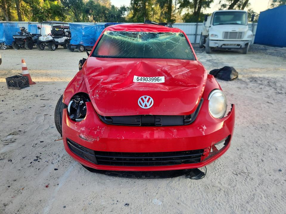 64903996 :رقم المزاد ، 3VWJP7ATXCM601268 vin ، 2012 Volkswagen Beetle مزاد بيع