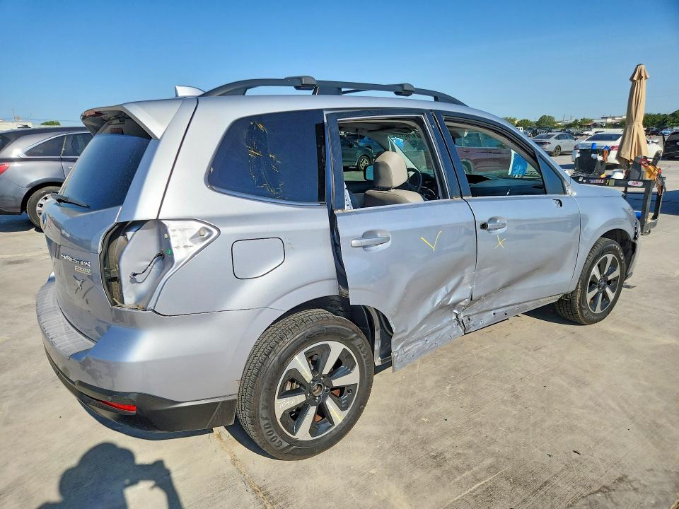 Продаж на аукціоні авто 2017 Subaru Forester, vin: JF2SJARC1HH803374, номер лоту: 64979016