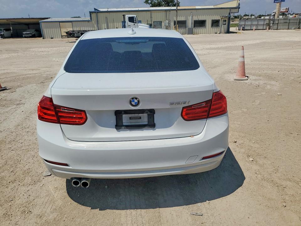 66934986 :رقم المزاد ، WBA3C1C58EK105475 vin ، 2014 Bmw 328 مزاد بيع