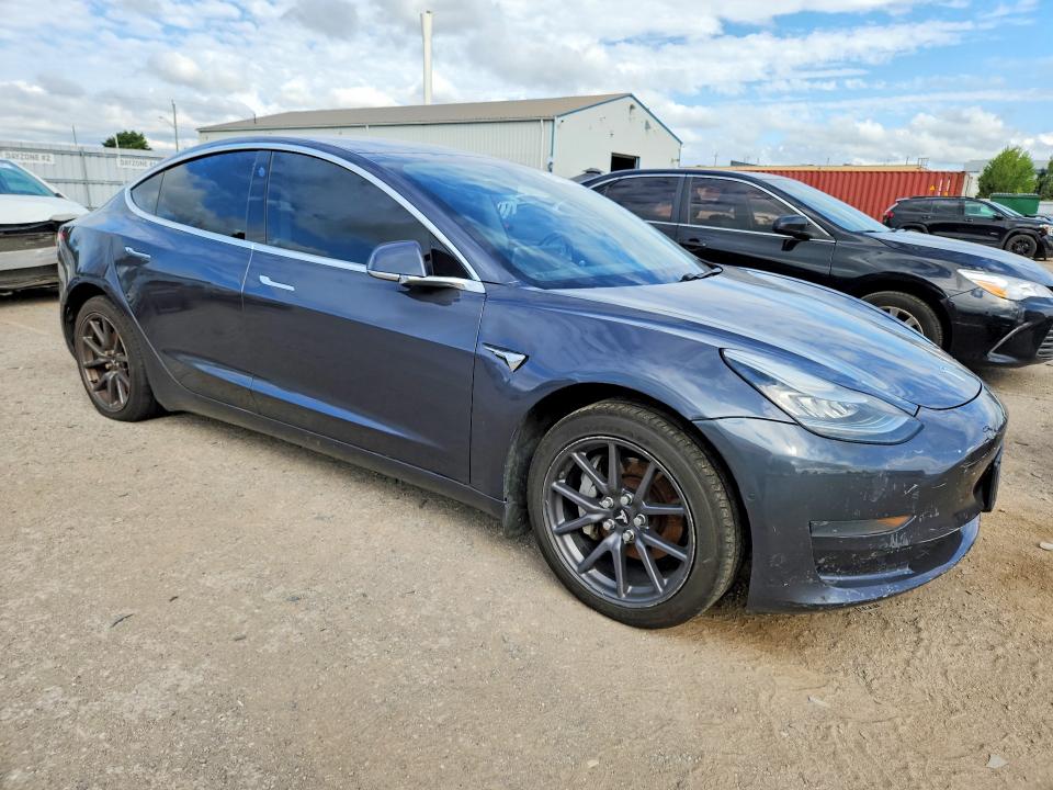 61702166 :رقم المزاد ، 5YJ3E1EAXLF720711 vin ، 2020 Tesla Model 3 مزاد بيع