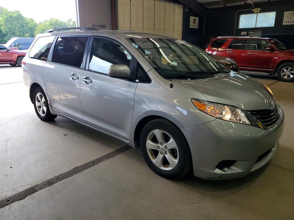 Aukcja sprzedaży 2014 Toyota Sienna, vin: 5TDKK3DC8ES421784, numer aukcji: 64669046