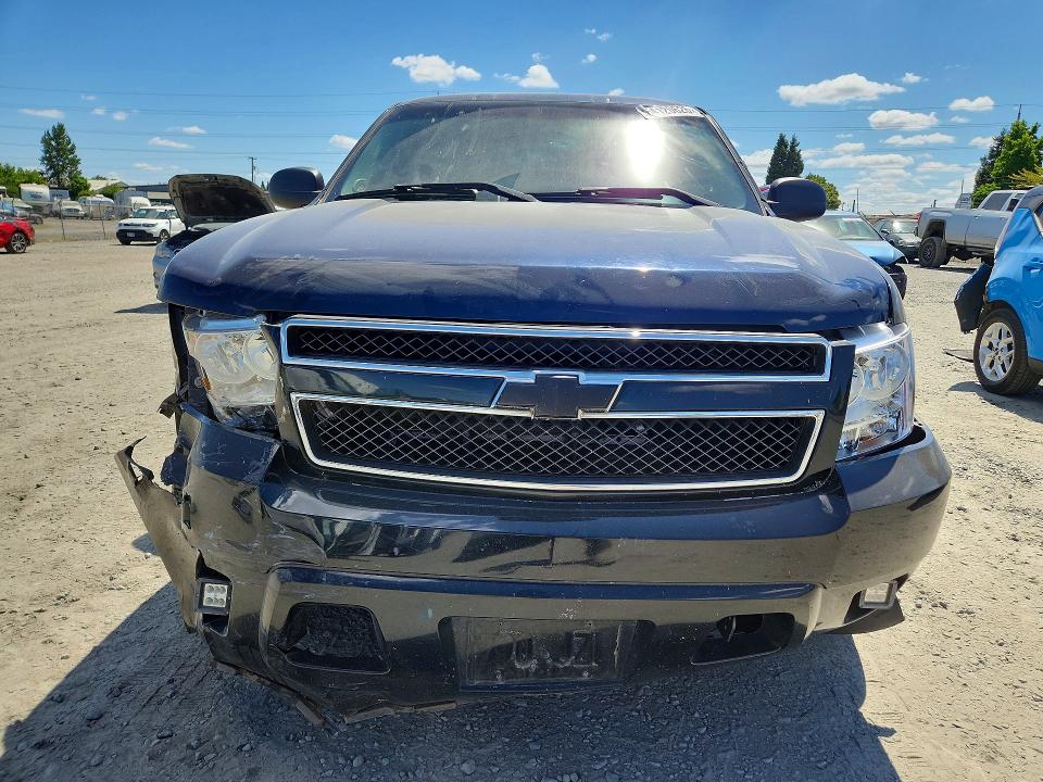 2011 Chevrolet Tahoe მანქანა იყიდება აუქციონზე, vin: 1GNLC2E00BR147336, აუქციონის ნომერი: 64120626