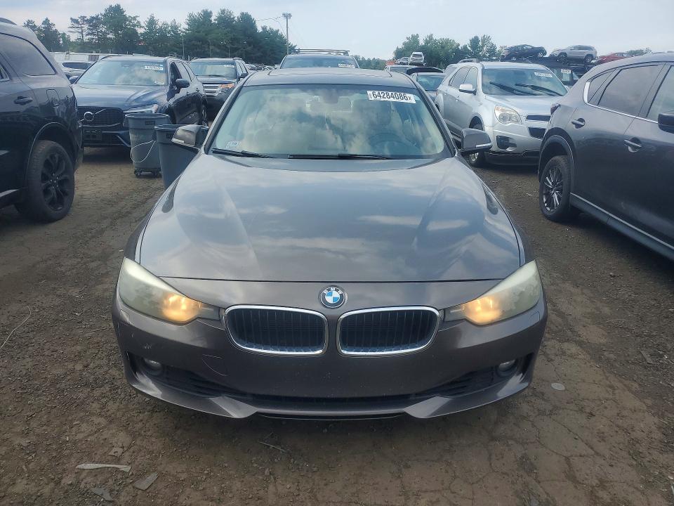 2013 Bmw 328 მანქანა იყიდება აუქციონზე, vin: WBA3B5C55DF594192, აუქციონის ნომერი: 64284086
