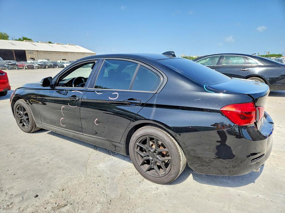 63842736 :رقم المزاد ، WBA8E1G39HNU16666 vin ، 2017 Bmw 320 مزاد بيع