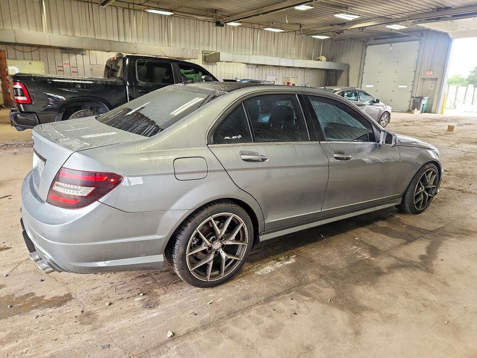 2013 Mercedes-benz C მანქანა იყიდება აუქციონზე, vin: WDDGF8AB0DR270655, აუქციონის ნომერი: 64857796