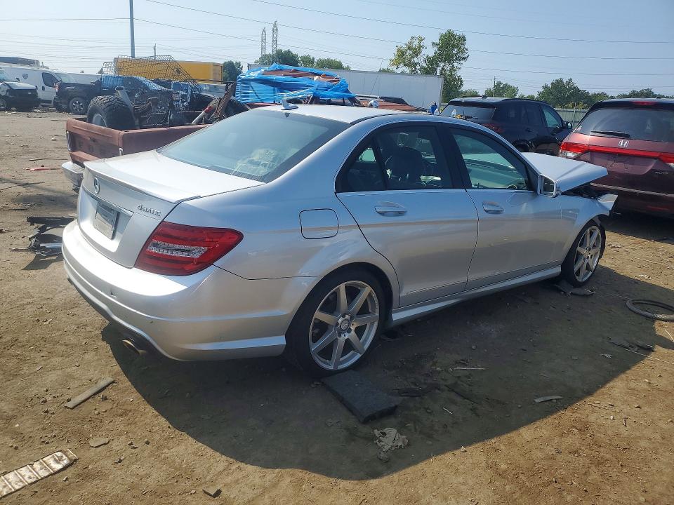 2014 Mercedes-benz C მანქანა იყიდება აუქციონზე, vin: WDDGF8AB7EA924292, აუქციონის ნომერი: 66065716
