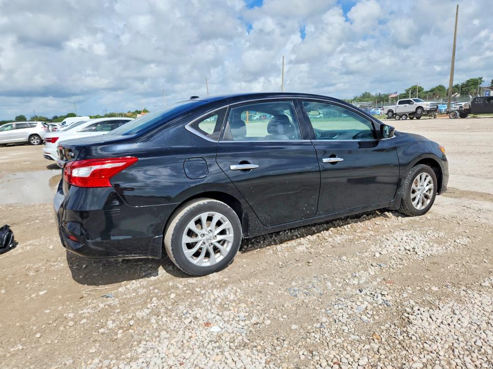 63886406 :رقم المزاد ، 3N1AB7AP2JL619368 vin ، 2018 Nissan Sentra مزاد بيع