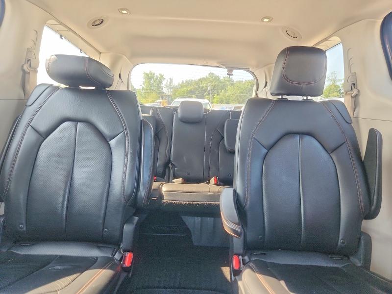 63480516 :رقم المزاد ، 2C4RC1BG3JR236373 vin ، 2018 Chrysler Pacifica مزاد بيع